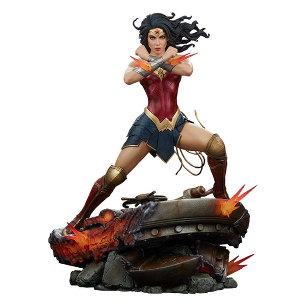 DC Comics Premium Format Statue Wonder Woman: Saving the Day 50 cm